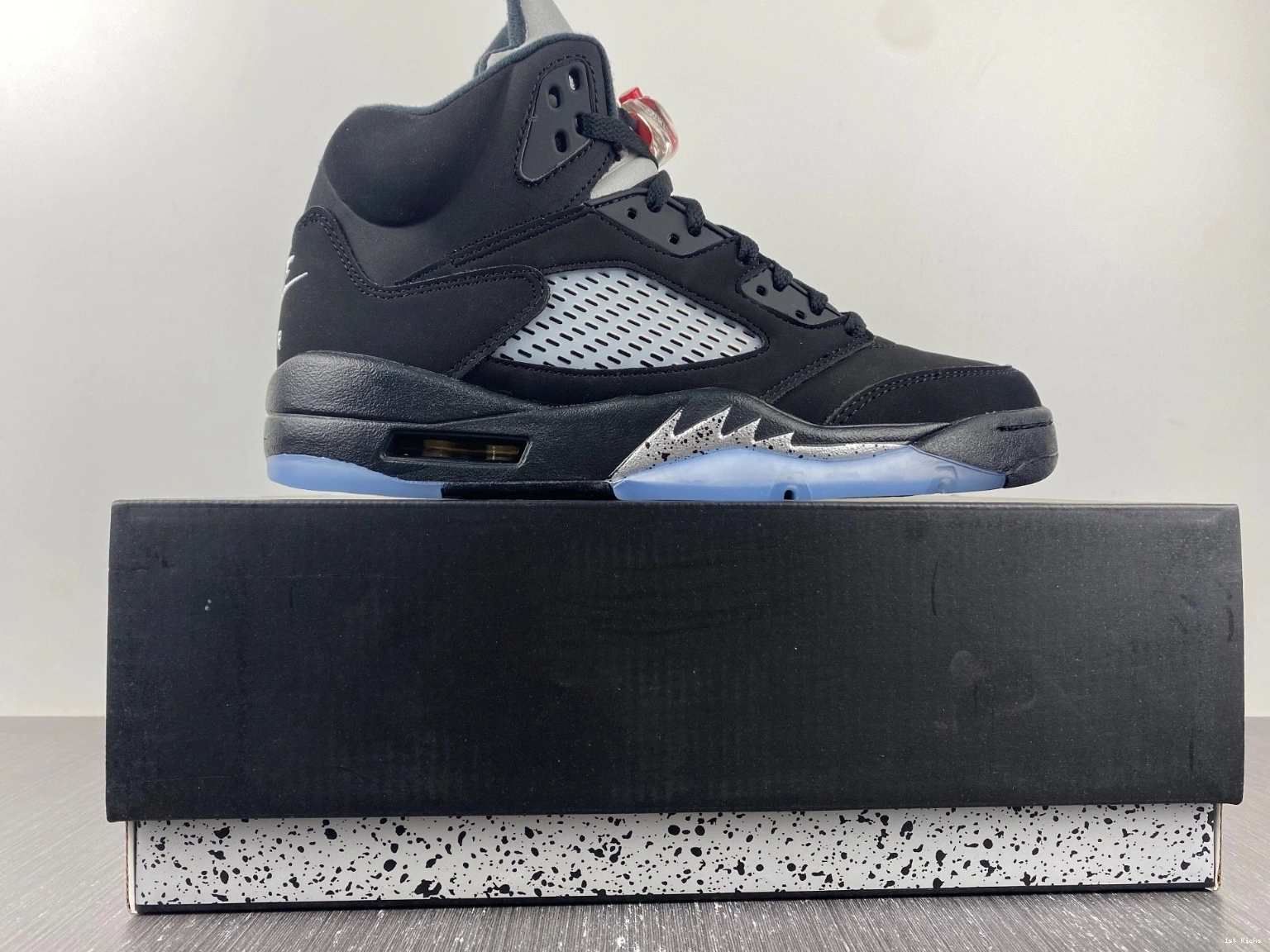 Jordan Retro Metallic (2016) - Black 845035-003 5 0124